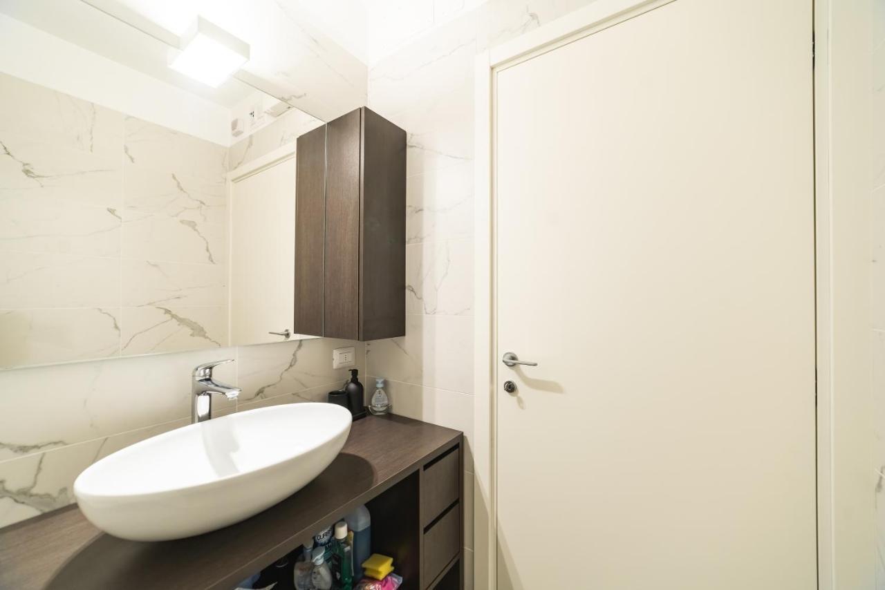 Апартаменти Moderno Bilocale 64Mq Con Parcheggio E Palestra Мілан Екстер'єр фото